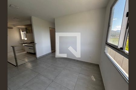 Sala de apartamento para alugar com 2 quartos, 47m² em Recreio dos Bandeirantes, Rio de Janeiro