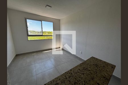 Sala de apartamento para alugar com 2 quartos, 47m² em Recreio dos Bandeirantes, Rio de Janeiro