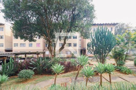 Vista da Sala de apartamento para alugar com 3 quartos, 74m² em Parque Pinheiros, Taboão da Serra