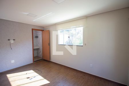 Escritório de casa para alugar com 4 quartos, 245m² em Fonte Grande, Contagem