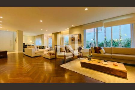 Casa à venda com 4 quartos, 525m² em Jardim Cordeiro, São Paulo