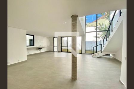 Casa à venda com 4 quartos, 310m² em Jardim Prudência, São Paulo