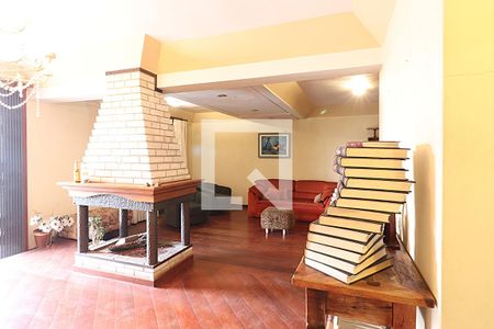Sala de casa para alugar com 4 quartos, 412m² em Jardim São Pedro, Porto Alegre