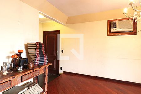 Sala de casa para alugar com 4 quartos, 412m² em Jardim São Pedro, Porto Alegre