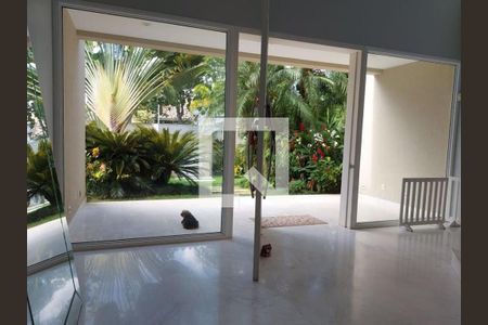 Casa à venda com 4 quartos, 1500m² em Barra da Tijuca, Rio de Janeiro