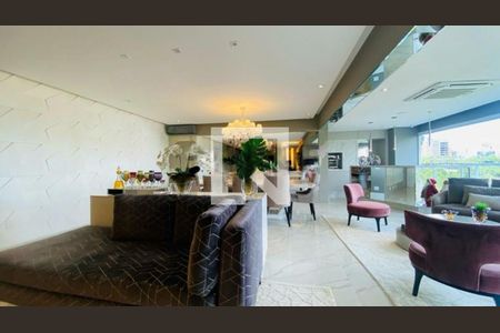 Apartamento à venda com 3 quartos, 258m² em Vila Cordeiro, São Paulo