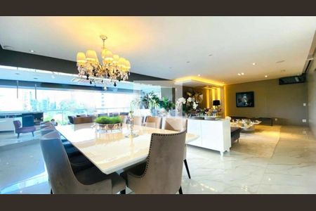 Apartamento à venda com 3 quartos, 258m² em Vila Cordeiro, São Paulo