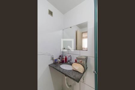 Banheiro do Quarto 1 de apartamento à venda com 2 quartos, 47m² em Partenon, Porto Alegre