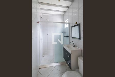 Banheiro de casa para alugar com 1 quarto, 37m² em Brás de Pina, Rio de Janeiro