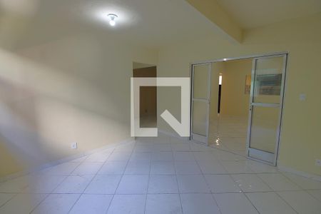 Quarto 1 de casa para alugar com 2 quartos, 80m² em Bento Ribeiro, Rio de Janeiro