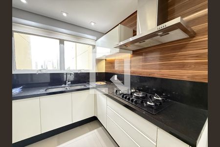 Cozinha de apartamento à venda com 3 quartos, 175m² em Brooklin, São Paulo