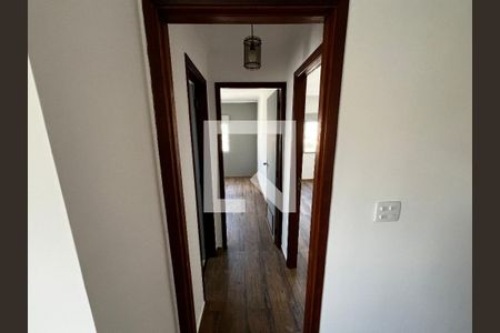 Corredor de apartamento à venda com 2 quartos, 68m² em Vila Romero, São Paulo