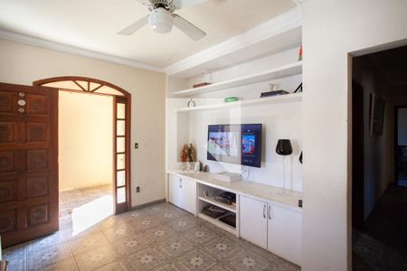 Sala 1 de casa para alugar com 3 quartos, 289m² em Jaqueline, Belo Horizonte