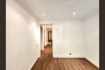 Sala de apartamento para alugar com 3 quartos, 130m² em Moema, São Paulo