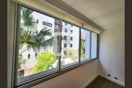 Sala de apartamento para alugar com 3 quartos, 130m² em Moema, São Paulo