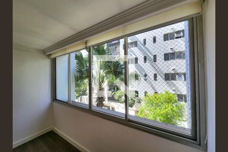 Sala de apartamento para alugar com 3 quartos, 130m² em Moema, São Paulo