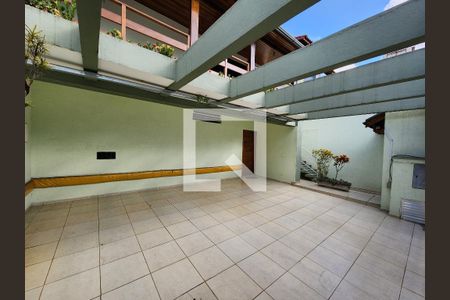 Casa à venda com 4 quartos, 338m² em Vila Rosalia, Guarulhos