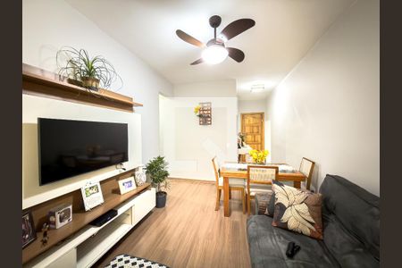 Sala de apartamento à venda com 2 quartos, 60m² em Irajá, Rio de Janeiro
