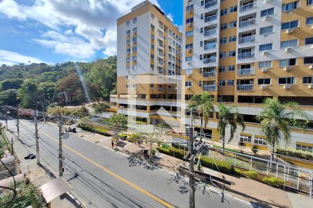 Sala de apartamento para alugar com 3 quartos, 90m² em Cubango, Niterói
