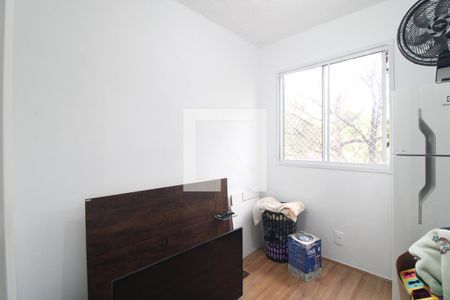Quarto 2 de apartamento para alugar com 2 quartos, 34m² em Jardim Itacolomi, São Paulo