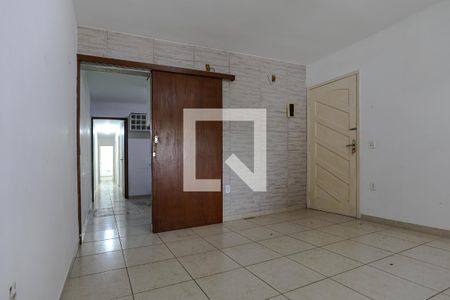 Sala de casa para alugar com 3 quartos, 134m² em Conjunto Habitacional Bras Cubas, Mogi das Cruzes