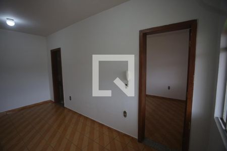Sala de casa para alugar com 2 quartos, 70m² em Palmeiras, Belo Horizonte