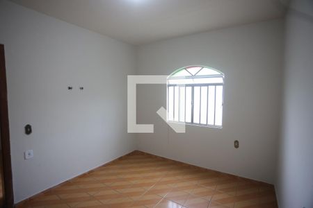 Quarto 1 de casa para alugar com 2 quartos, 70m² em Palmeiras, Belo Horizonte