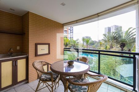Varanda Sala de apartamento à venda com 3 quartos, 194m² em Vila Suzana, São Paulo