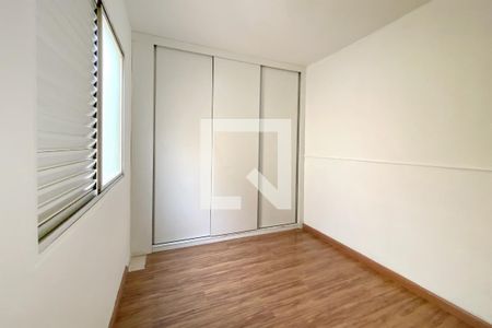 Quarto 2 de apartamento para alugar com 3 quartos, 75m² em Palmares, Belo Horizonte
