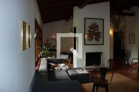 Sala de casa de condomínio para alugar com 3 quartos, 3824m² em Vila Santo Antônio, Cotia