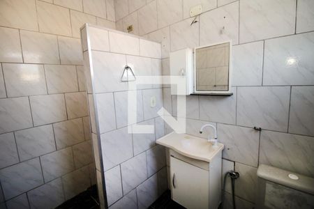 Banheiro de apartamento à venda com 1 quarto, 36m² em Olaria, Rio de Janeiro