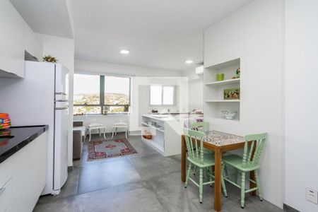 Cozinha de kitnet/studio para alugar com 1 quarto, 38m² em chacara das pedras, Porto Alegre