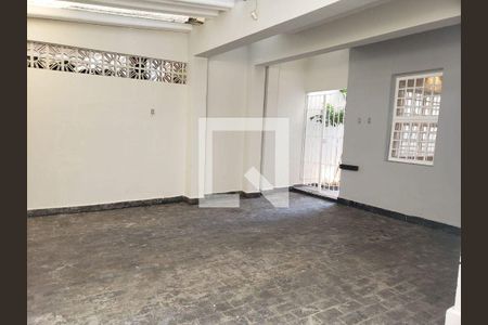 Casa à venda com 3 quartos, 196m² em Vila Scarpelli, Santo André