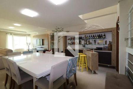 Casa à venda com 3 quartos, 229m² em Vila Scarpelli, Santo André
