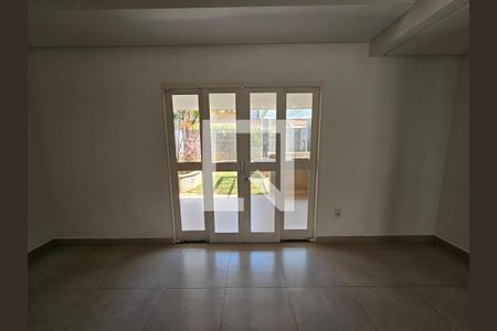 Sala de casa de condomínio para alugar com 3 quartos, 110m² em Medeiros, Jundiaí