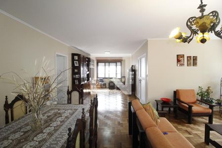 Sala de casa à venda com 4 quartos, 300m² em Três Figueiras, Porto Alegre