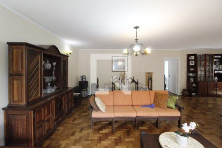 Sala de casa à venda com 4 quartos, 300m² em Três Figueiras, Porto Alegre