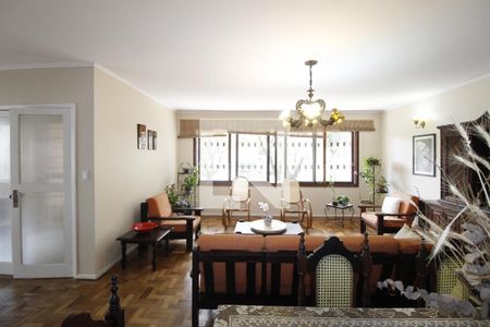 Sala de casa à venda com 4 quartos, 300m² em Três Figueiras, Porto Alegre