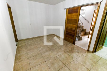 Sala de casa para alugar com 2 quartos, 81m² em Jardim Record, Taboão da Serra