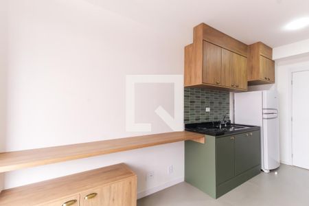 Sala/Cozinha de kitnet/studio para alugar com 1 quarto, 31m² em Quarta Parada, São Paulo