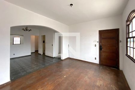 Sala de casa para alugar com 4 quartos, 382m² em São João Batista, Belo Horizonte