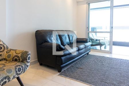 Sala de apartamento para alugar com 3 quartos, 120m² em Vila Tupi, Praia Grande
