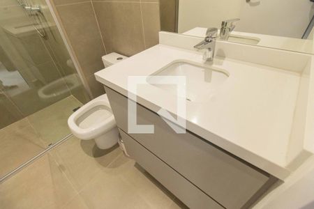 Banheiro de kitnet/studio para alugar com 0 quarto, 26m² em Vila Mariana, São Paulo