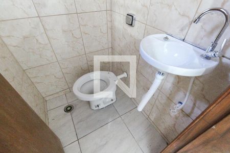 Banheiro da Suíte de casa para alugar com 1 quarto, 50m² em Jardim Santa Teresinha, São Paulo