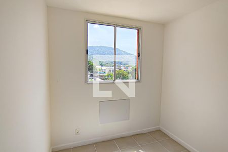 Quarto 1 de apartamento para alugar com 2 quartos, 48m² em Jacarepaguá, Rio de Janeiro
