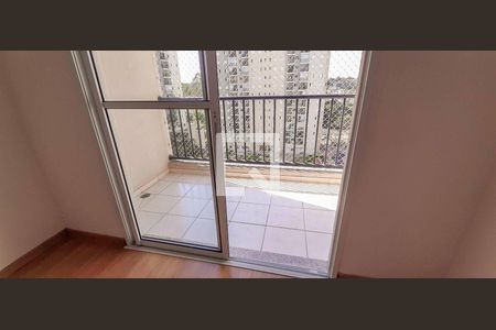 Sacada de apartamento para alugar com 3 quartos, 65m² em Umuarama, Osasco