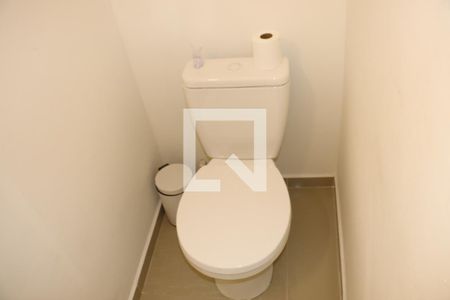 Lavabo de casa de condomínio para alugar com 2 quartos, 96m² em Jardim Pioneira, Cotia