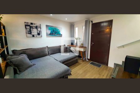 Sala de casa de condomínio à venda com 2 quartos, 82m² em Veloso, Osasco