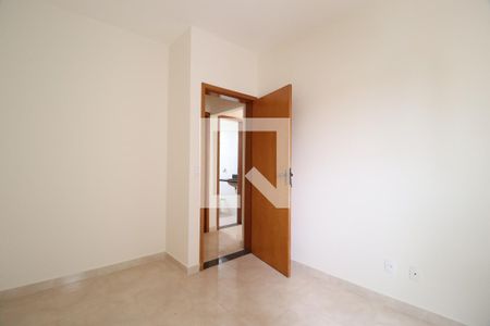 Quarto 1 de apartamento para alugar com 2 quartos, 50m² em Jardim Inconfidência, Uberlândia