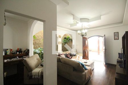 Sala 1 de casa para alugar com 6 quartos, 599m² em Pechincha, Rio de Janeiro